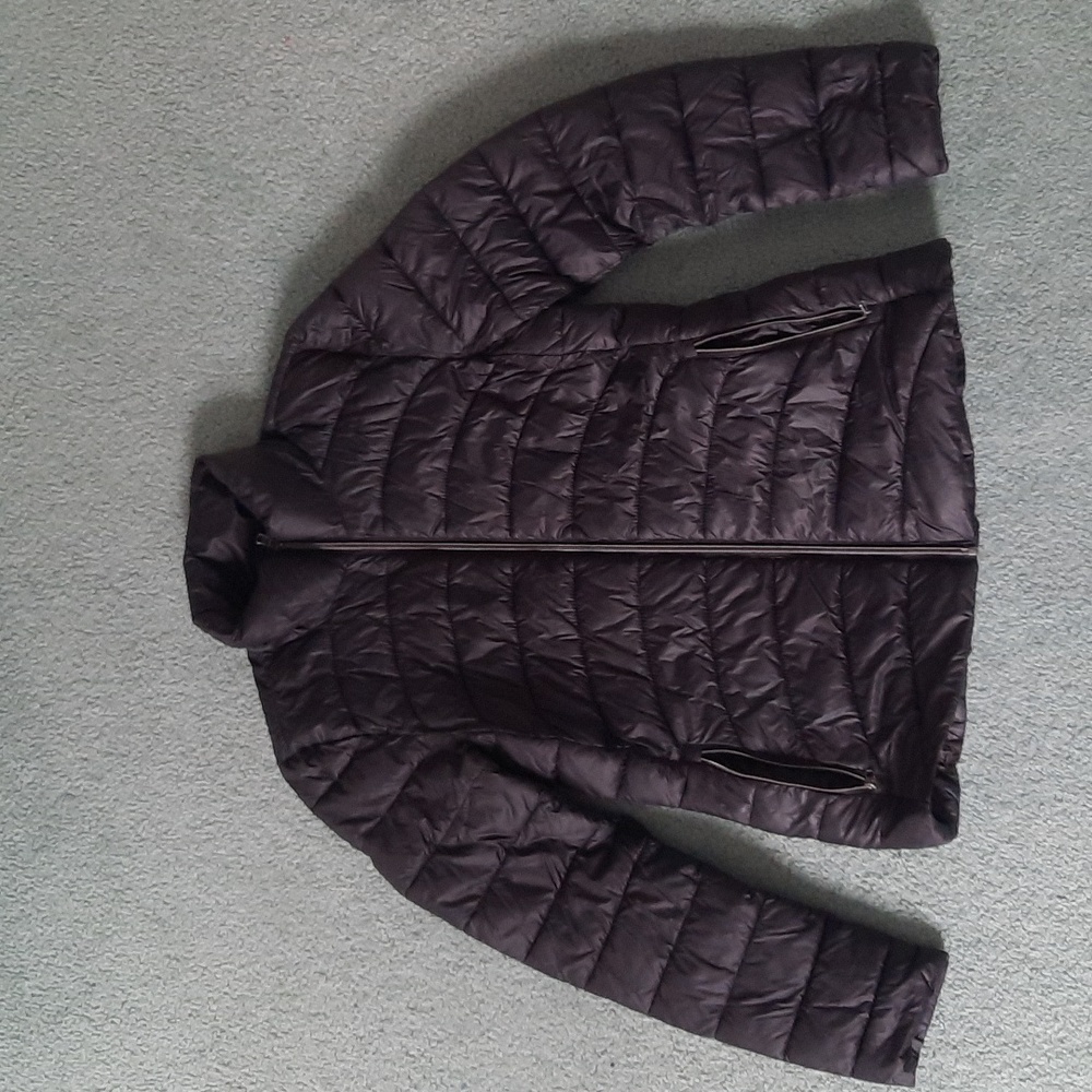 Women's GAP, Meduim, Black Puffer Jacket.